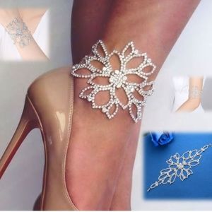 💕HOST PICK💕Anklet/Bracelet Stunning FlowerDesign